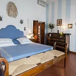 La Casa Gialla 4*