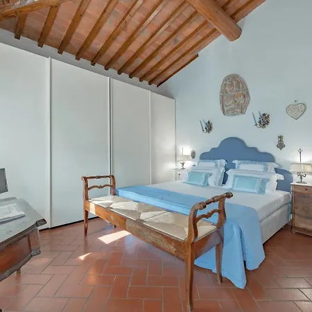 La Casa Gialla 4* אימפרונטה
