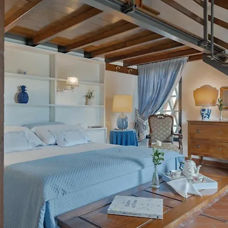 לינה וארוחת בוקר La Casa Gialla 4*