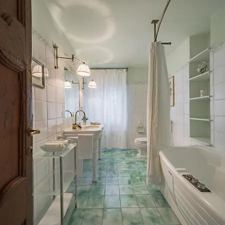 La Casa Gialla לינה וארוחת בוקר