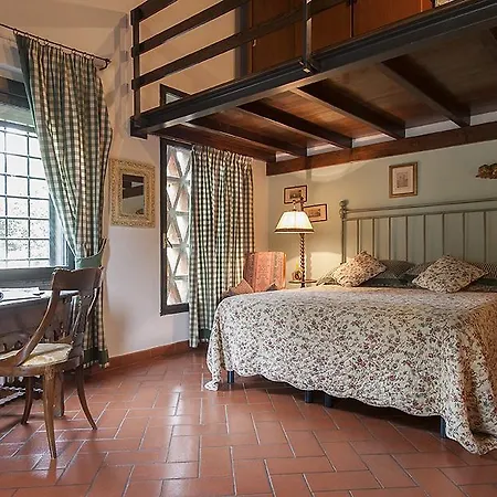 לינה וארוחת בוקר La Casa Gialla 4*