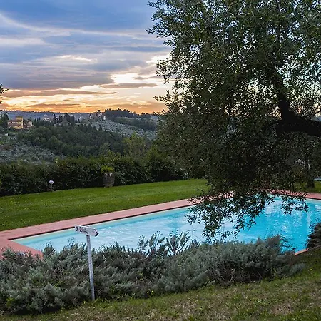 La Casa Gialla לינה וארוחת בוקר 4*
