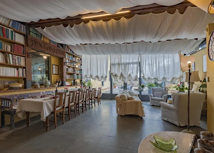 La Casa Gialla 4* 임프루네타