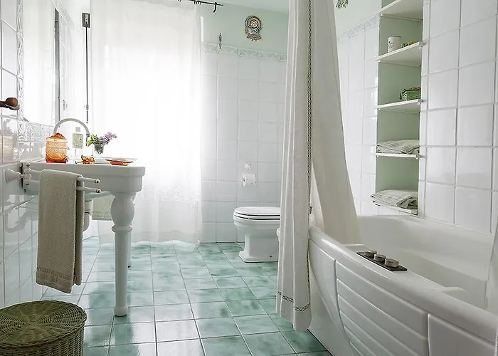 La Casa Gialla B&B 4*